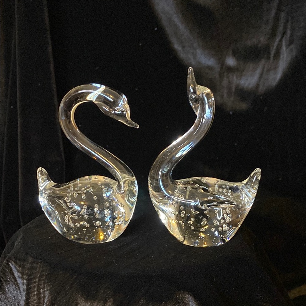 Vintage Pair of small Swans Paperweight, controlled bubbles